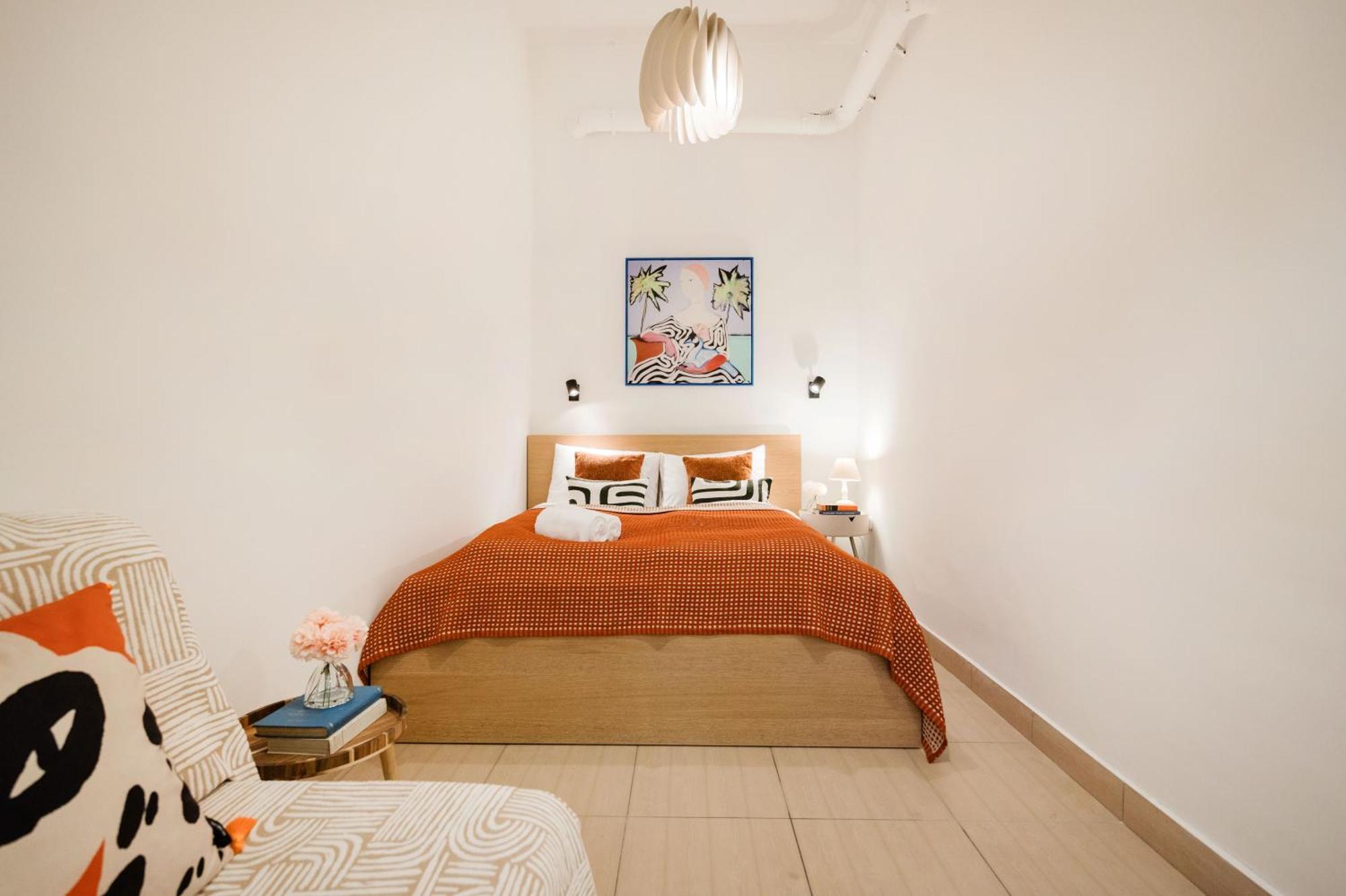 Art Lovers Loft-Garden View 3Br 2Ba Central Gem Apartment Budapest