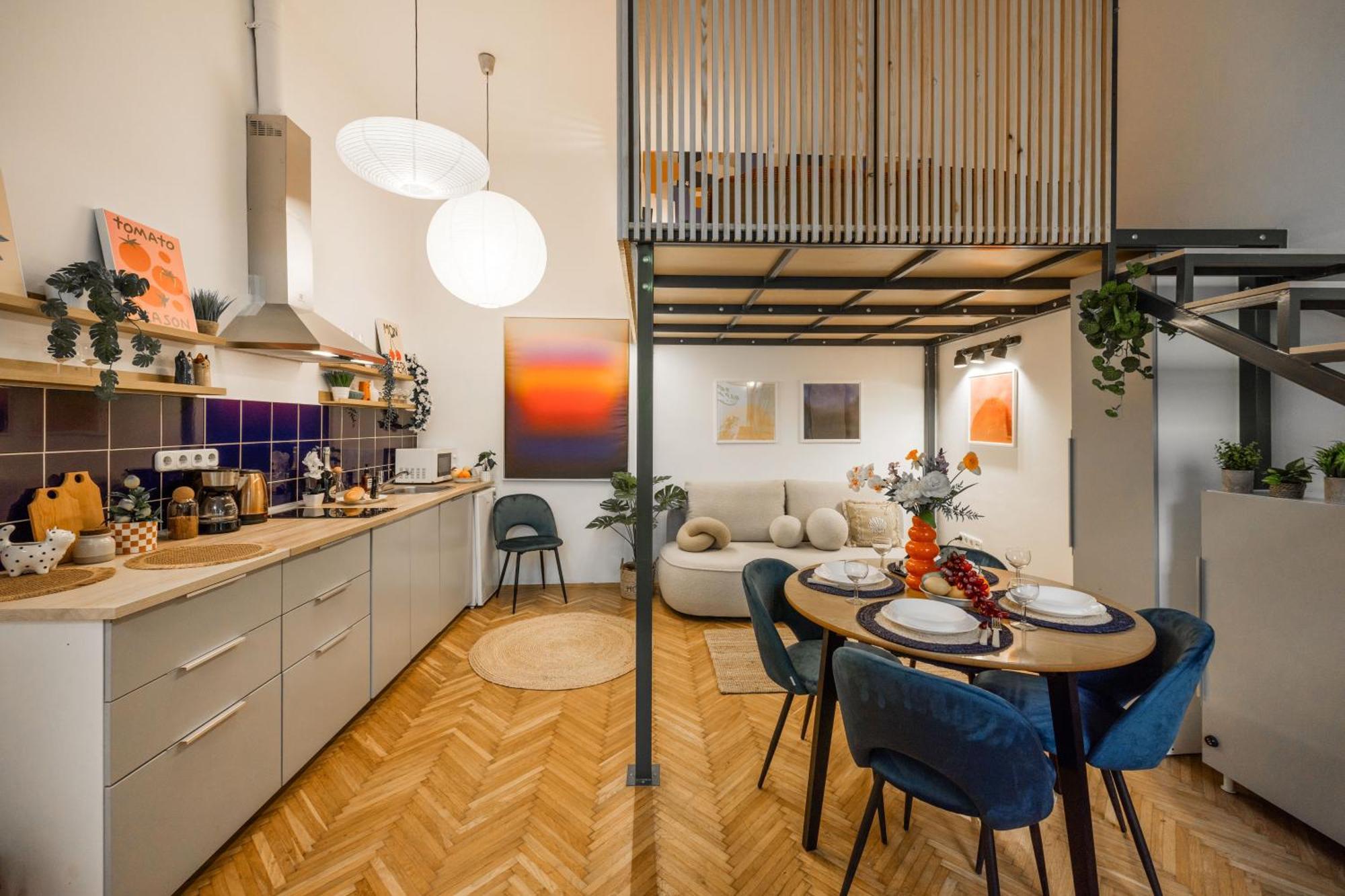 Art Lovers Loft-garden View 3br 2ba Gem Appartement Budapest